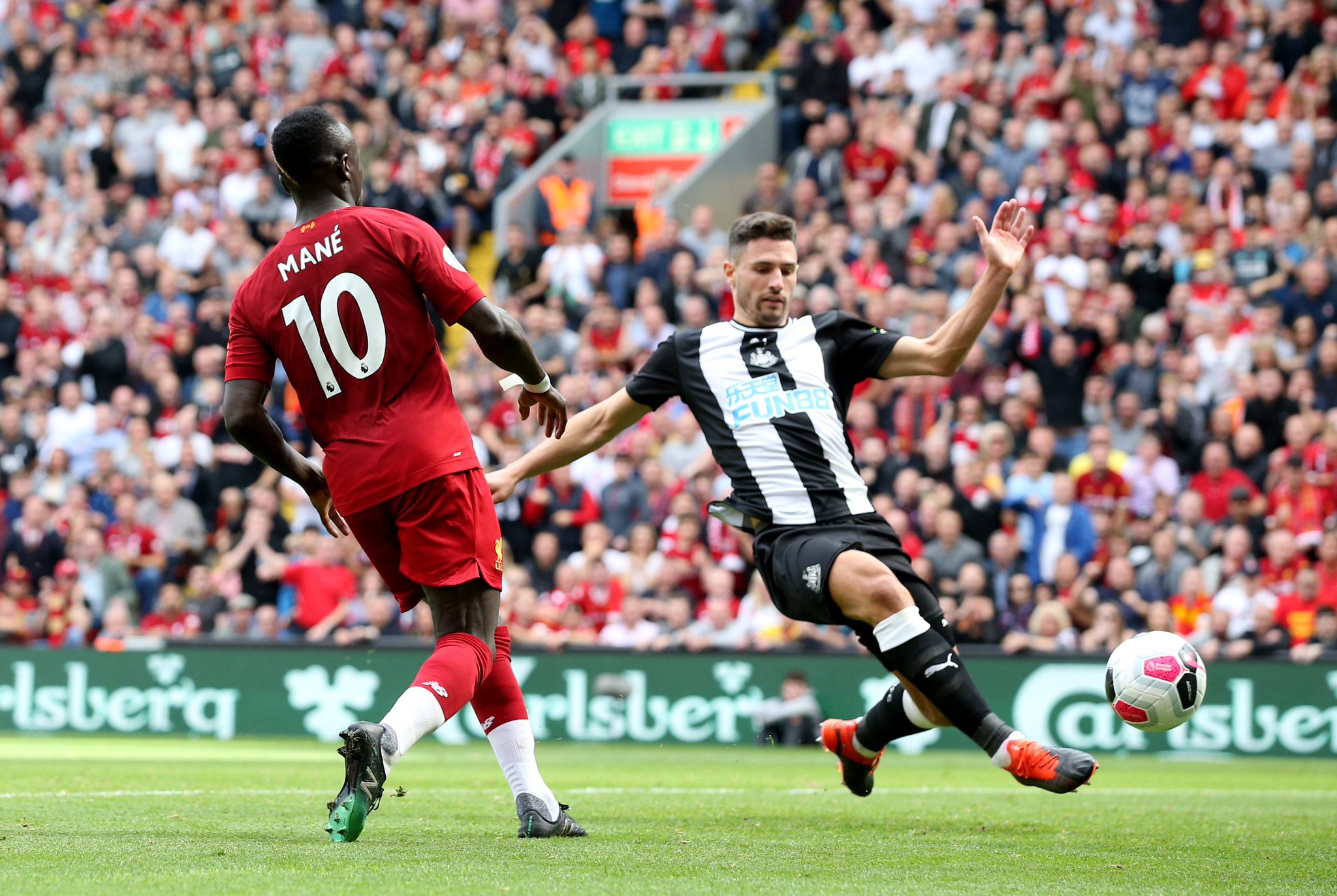 内展现出极 内展现出极